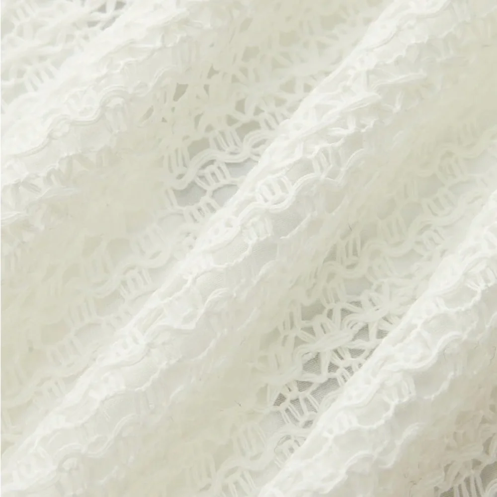 Commense Contrast Trim V-Neck Shorts Set - Picture 6 of 10